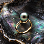 QINEANLA™ Pacific Noir — Tahitian Black Pearl Ring