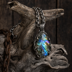 QINEANLA™ Aurora Bound — Labradorite Viking Pendant