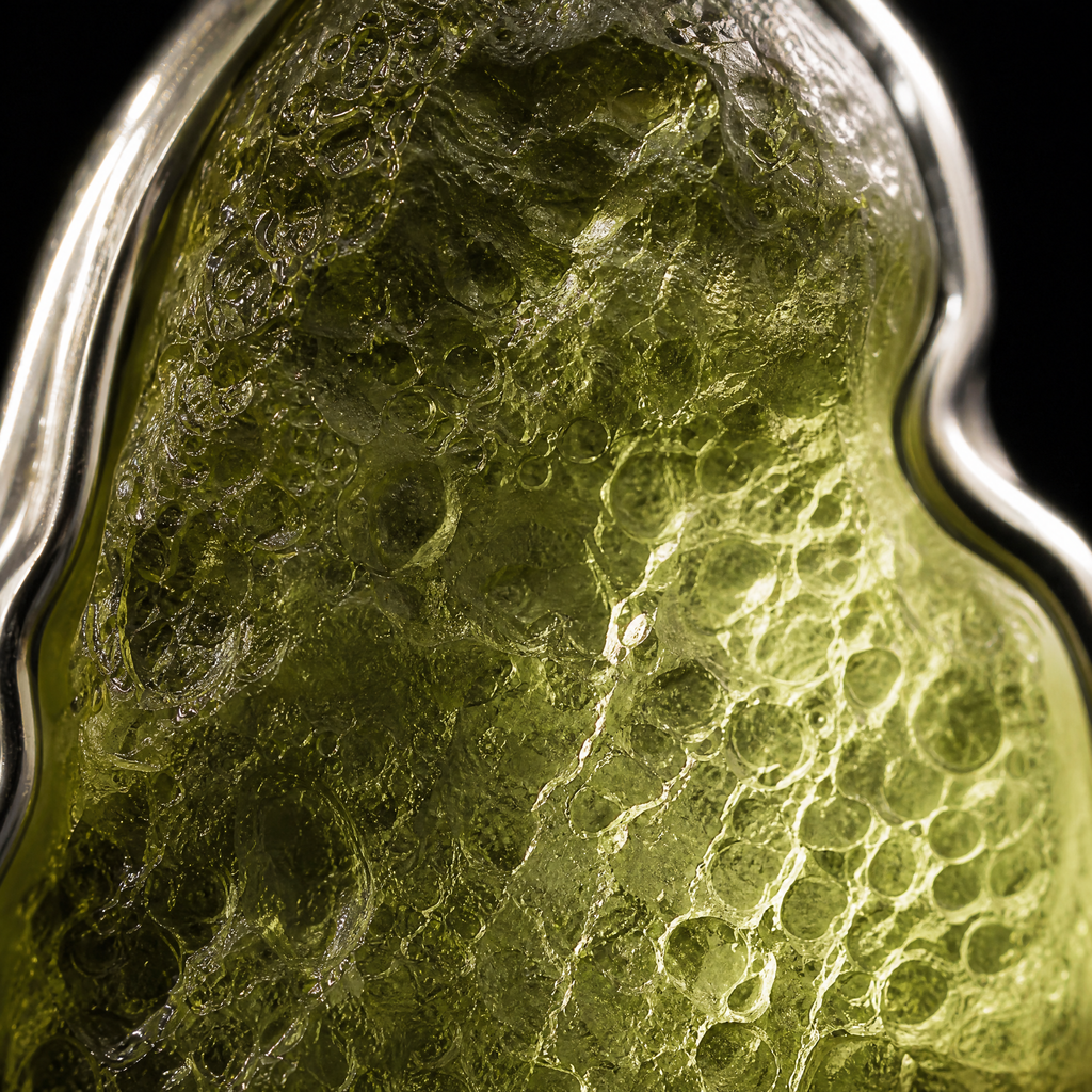 QINEANLA™ Desert Eye — Libyan Desert Glass Pendant