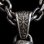 QINEANLA™ Aurora Bound — Labradorite Viking Pendant